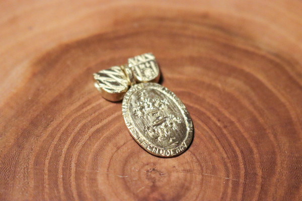 Handmade: THD seal pendant with coat of arms in gold